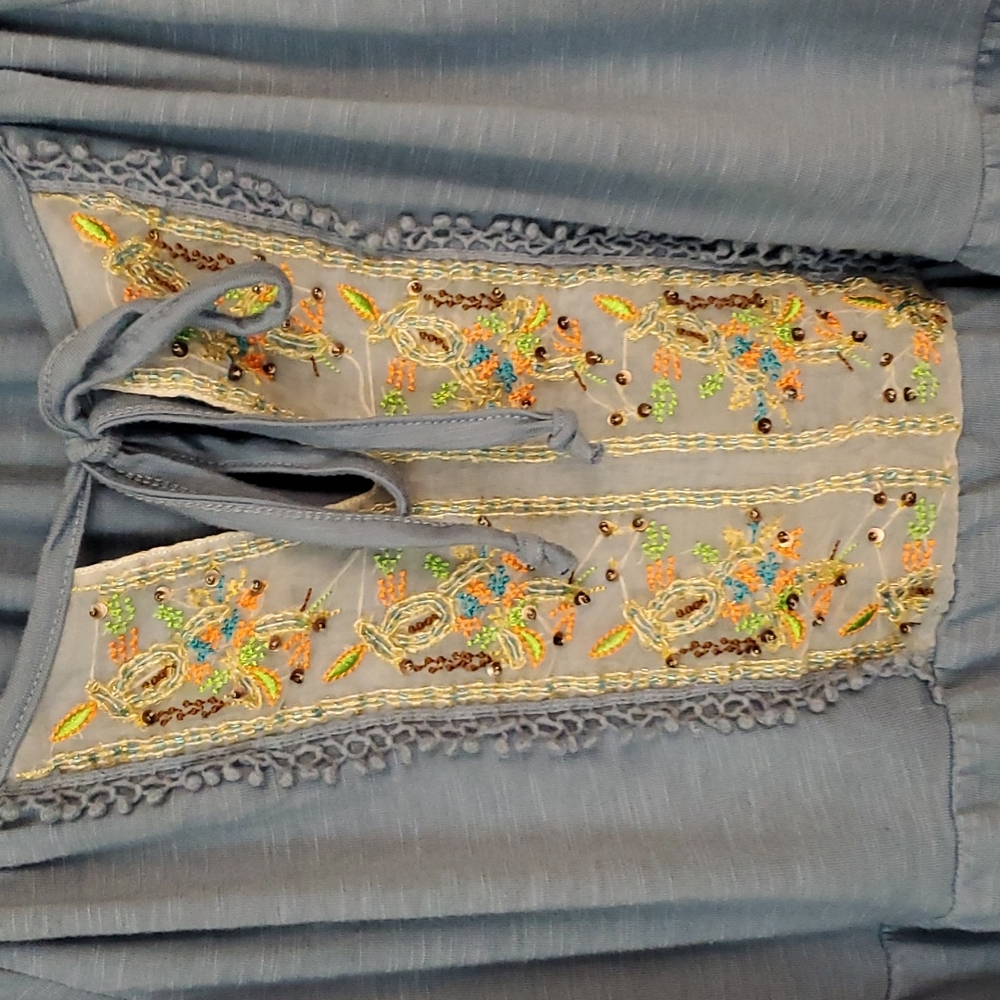 Kela blue boho top... cute - Picture 2 of 4
